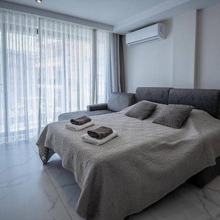 Seaside Luxury Apartment St. Paul's Bay Exterior photo