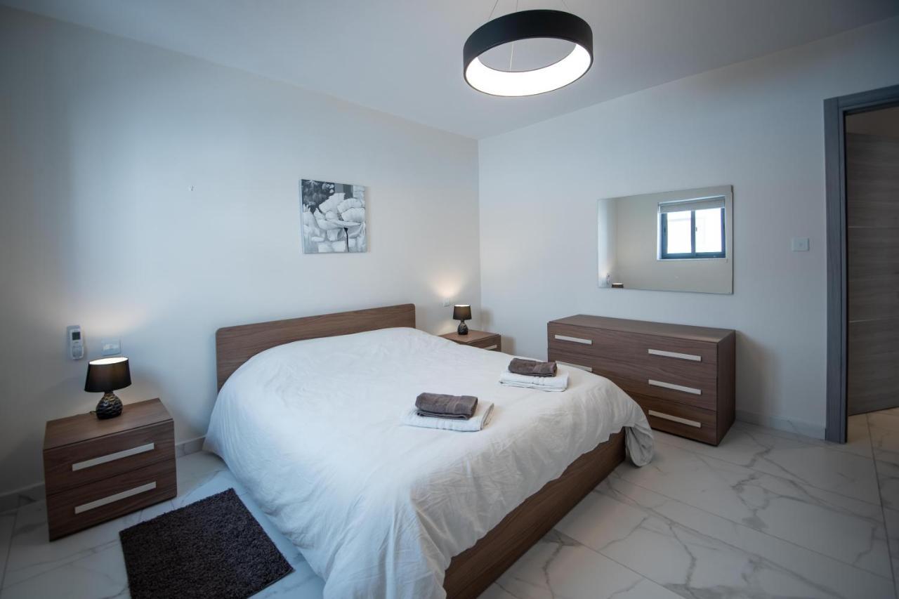 Seaside Luxury Apartment St. Paul's Bay Exterior photo
